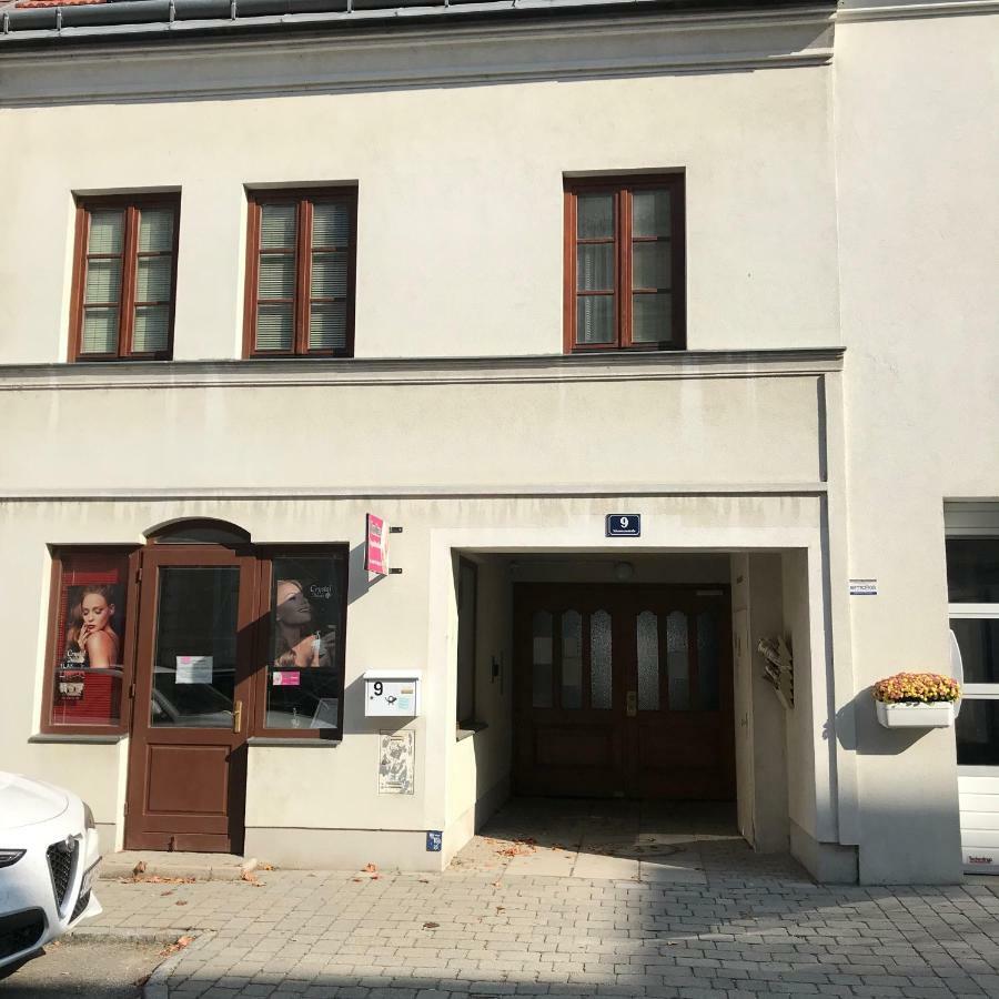 Lg Cosy Apartment Korneuburg Eksteriør bilde